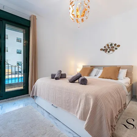 Lägenhet Elegant 2 Bed 2 Bath Apartment, Pool, Views, Parking *