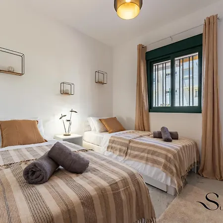 Lägenhet Elegant 2 Bed 2 Bath Apartment, Pool, Views, Parking Benalmádena