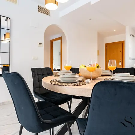 Elegant 2 Bed 2 Bath Apartment, Pool, Views, Parking * Benalmádena